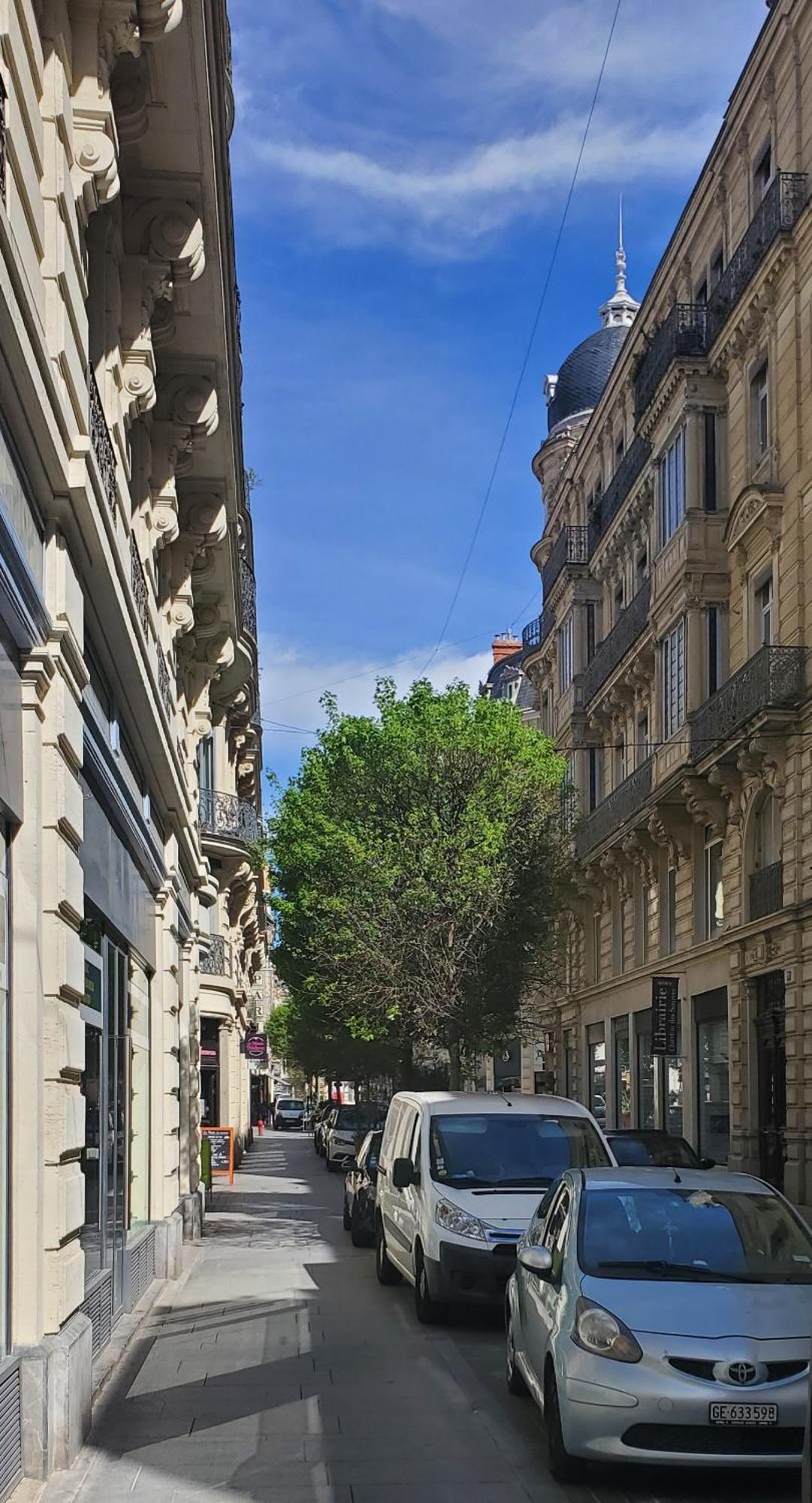 Le Grenier, Climatisation Terrasse Wi-Fi Netflix 15 Mn Coeur De Ville Béziers Eksteriør billede